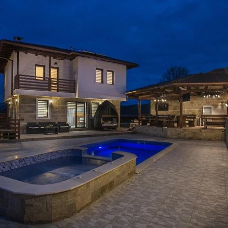 Вили Алекс Elena Exterior foto